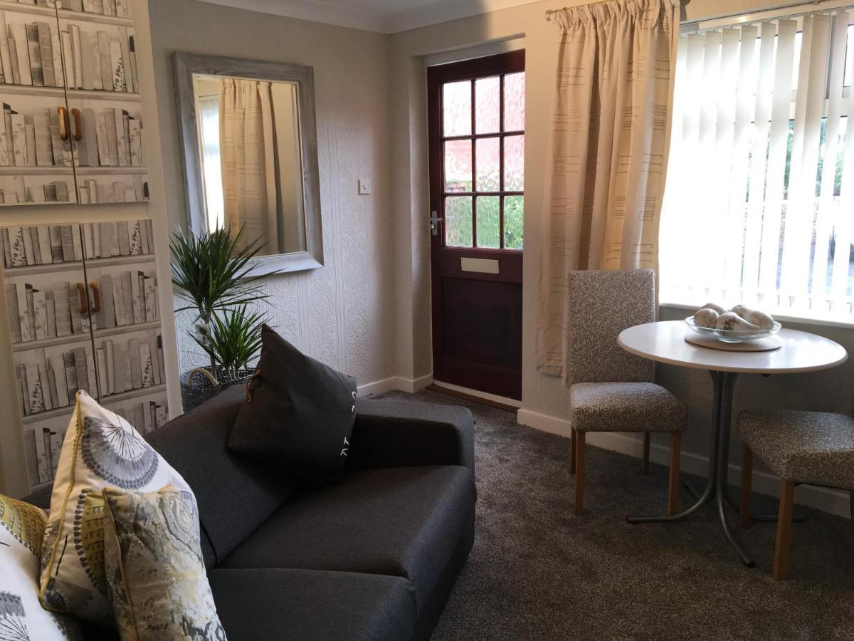 Ferienwohnung Mode - The Old School House Lytham St Annes Exterior foto
