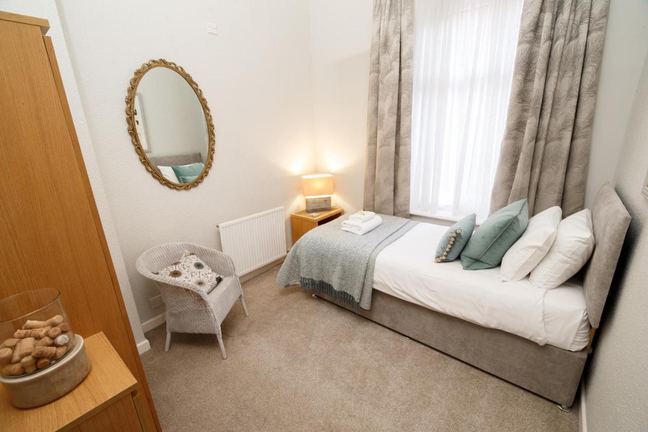 Ferienwohnung Mode - The Old School House Lytham St Annes Exterior foto