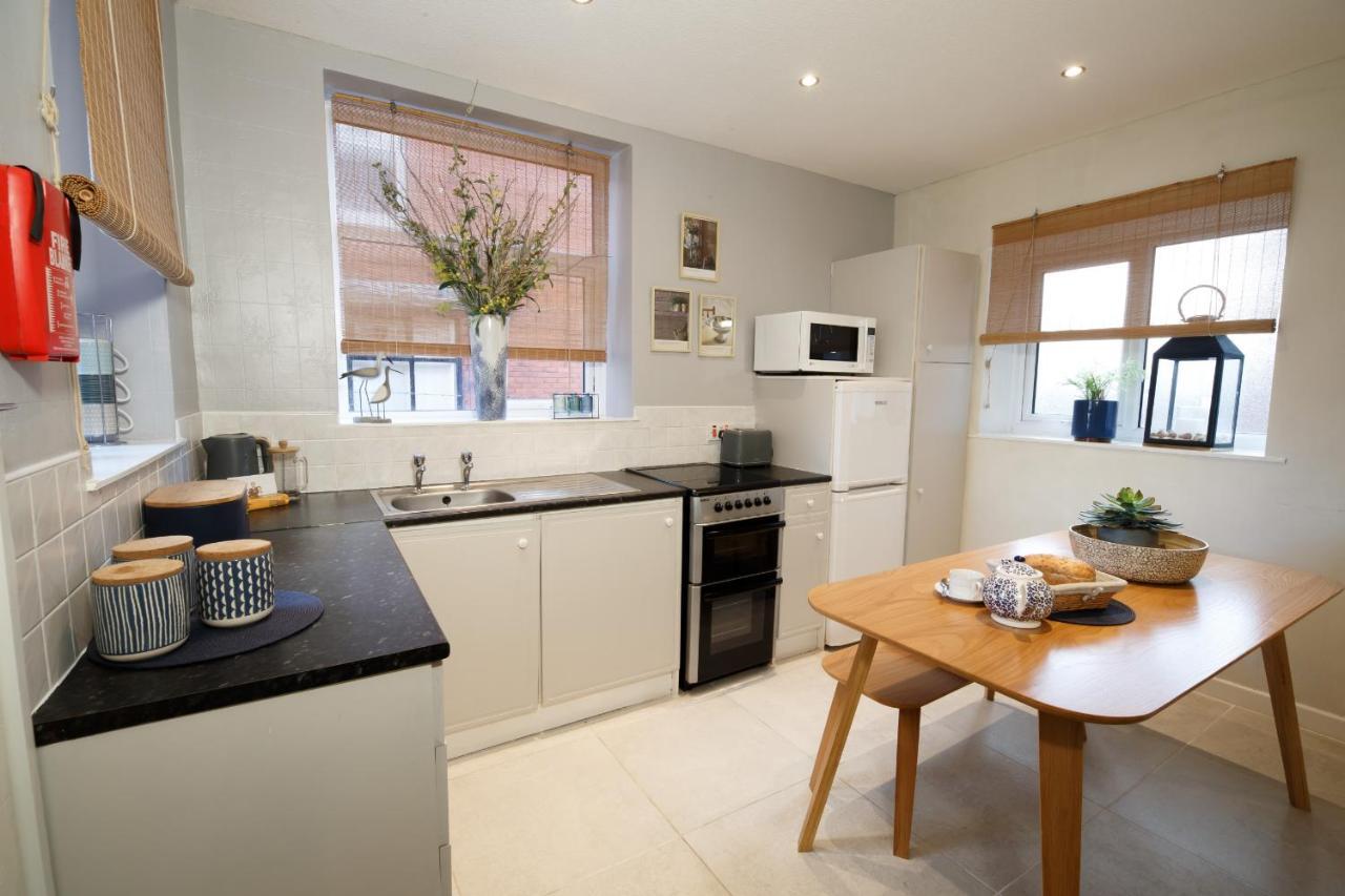 Ferienwohnung Mode - The Old School House Lytham St Annes Exterior foto