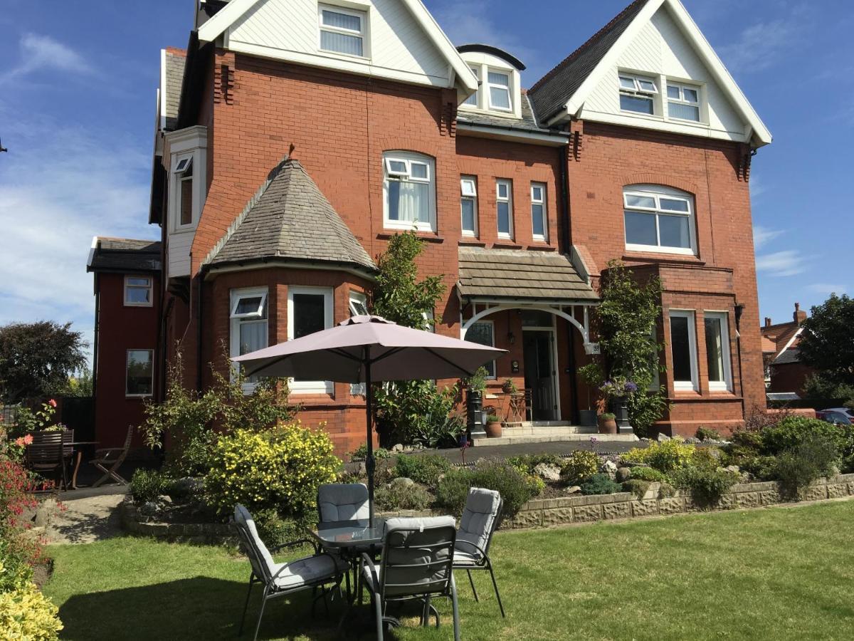 Ferienwohnung Mode - The Old School House Lytham St Annes Exterior foto